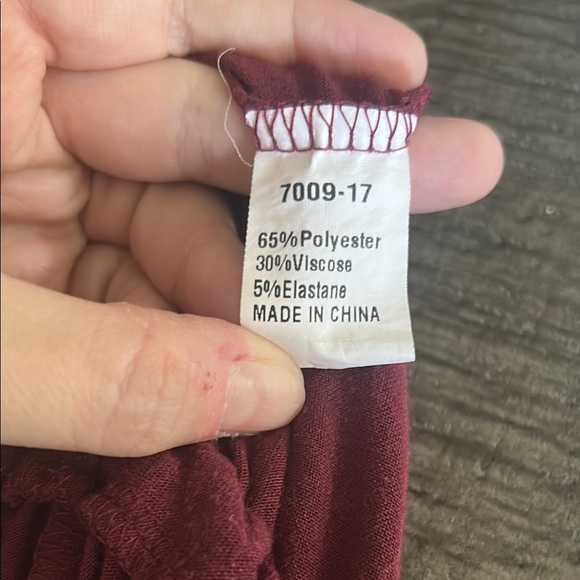 Women’s Burgundy Sleeveless Jumpsuit with Relaxed Fit Elastic Waist and Pockets - Picture 8 of 8